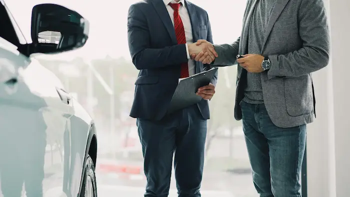 Inwestycja w nową maszynę lub towar - pożyczka pod zastaw vs leasing